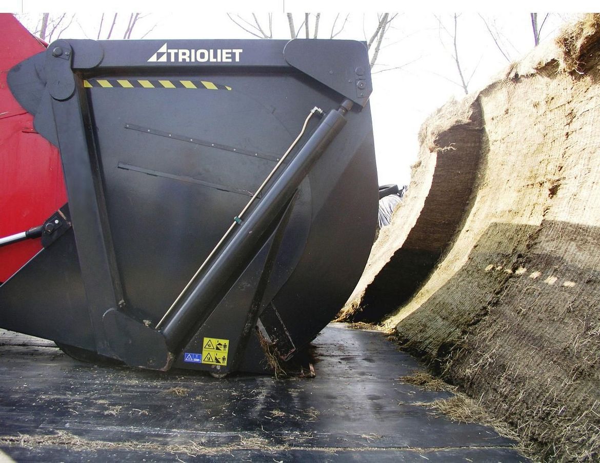 Mélangeuse-autochargeuse-à-vendre-comme-machine-agricole